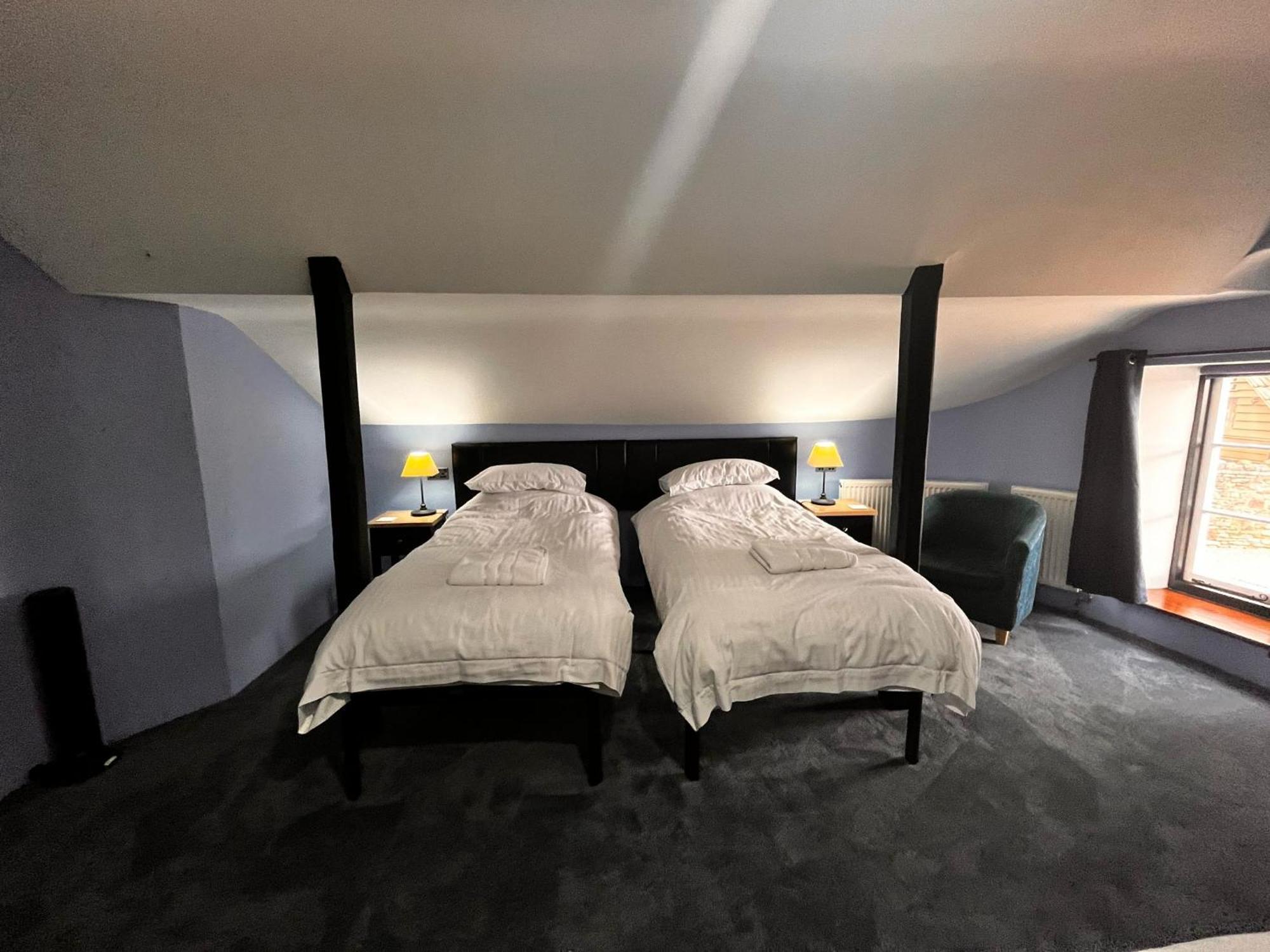 Bed and Breakfast Old Manor House Axbridge Экстерьер фото