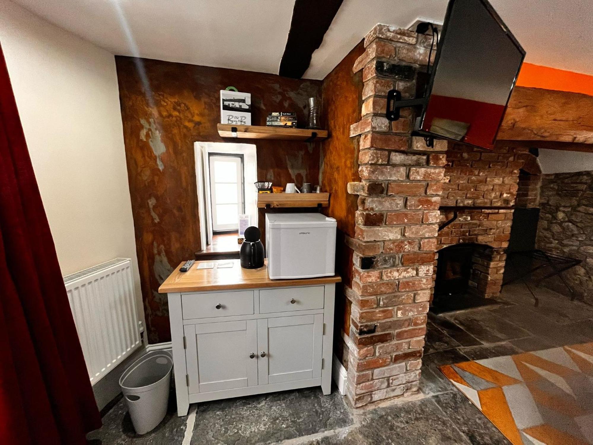Bed and Breakfast Old Manor House Axbridge Экстерьер фото
