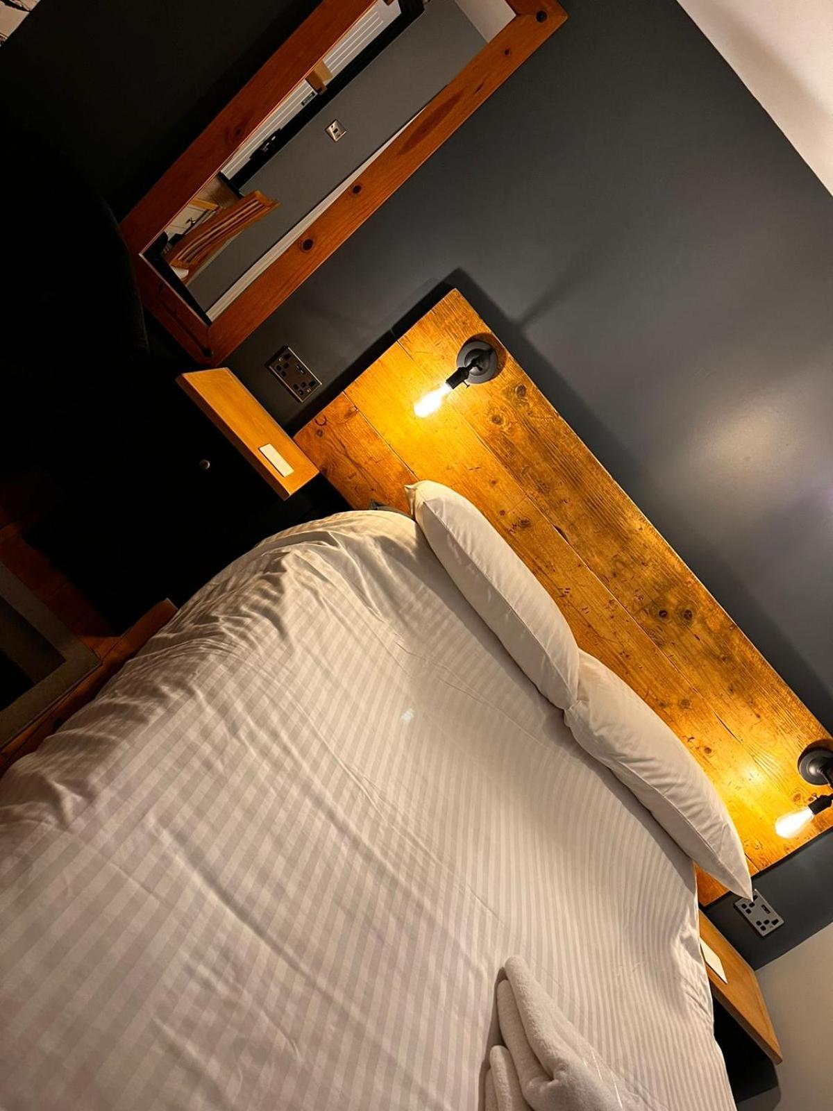 Bed and Breakfast Old Manor House Axbridge Экстерьер фото